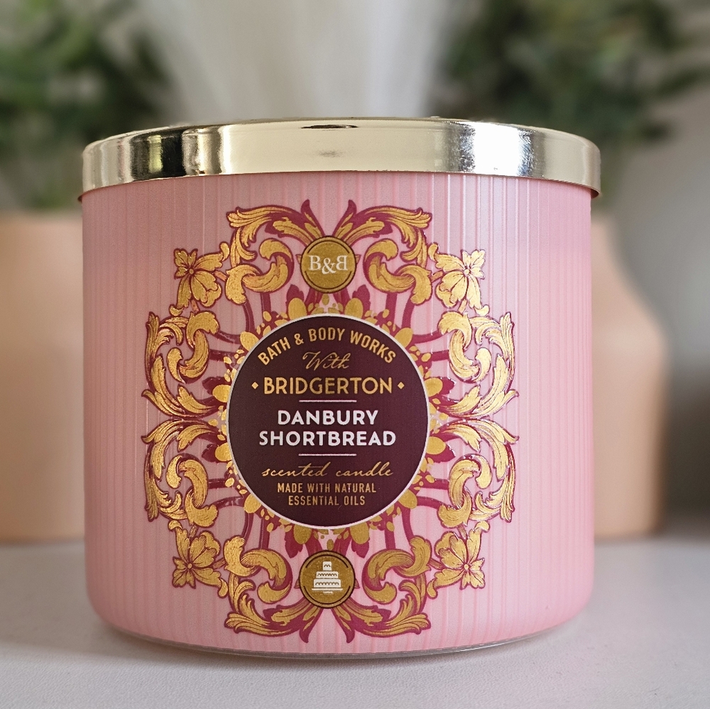 Danbury Shortbread Bridgerton 3 Wick Candle by Bath and Body Works